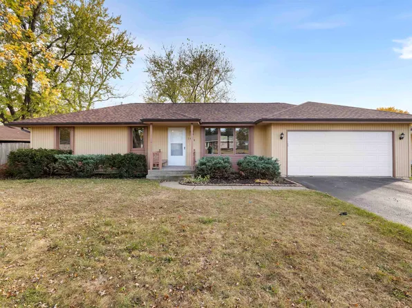1709 Jennie Dr, Machesney Park, IL 61115