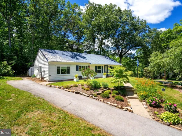 2042 N Oak Ln, State College, PA 16803