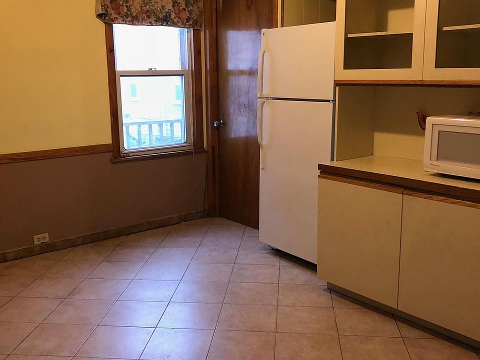 Kitchen Eat In Area
