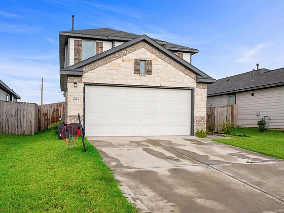 2nd image of 3084 Plateau Dr