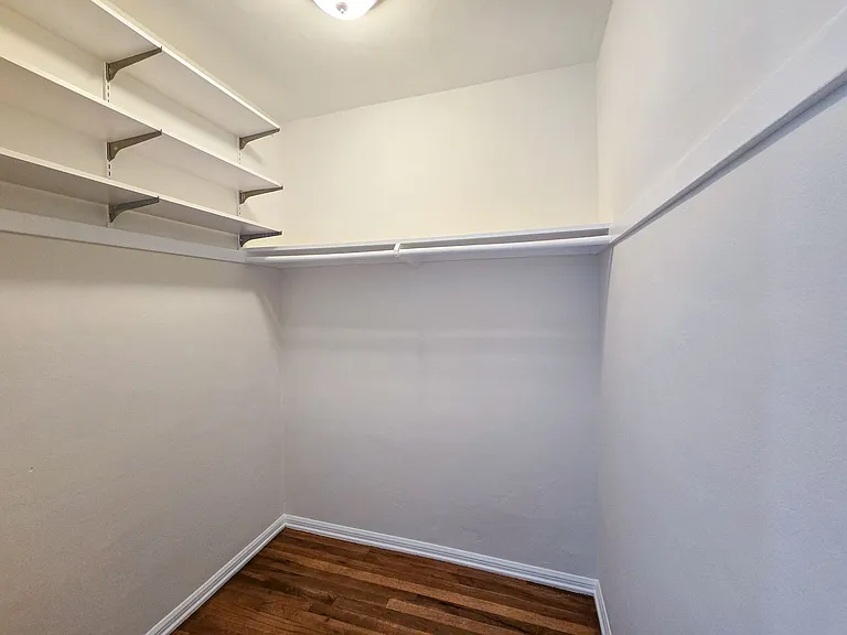 Spacious Studio in the Heart of Los Feliz — Photo 9