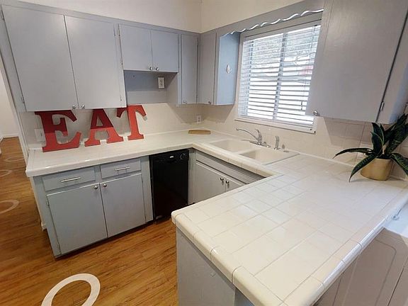 4th image of 3011 Whitis Ave APT 204