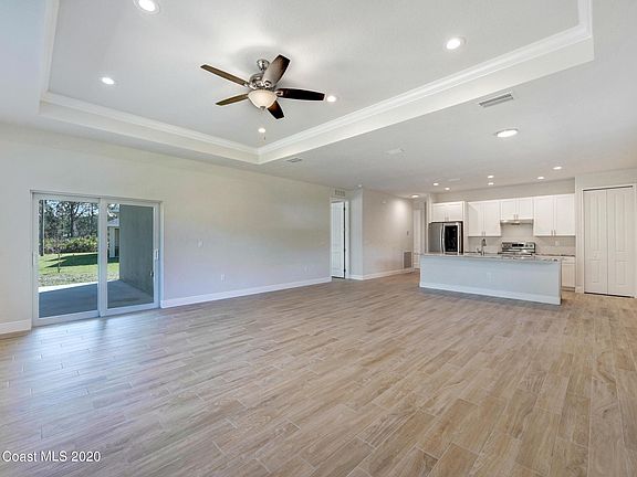 3rd image of 326 San Filippo Dr SE