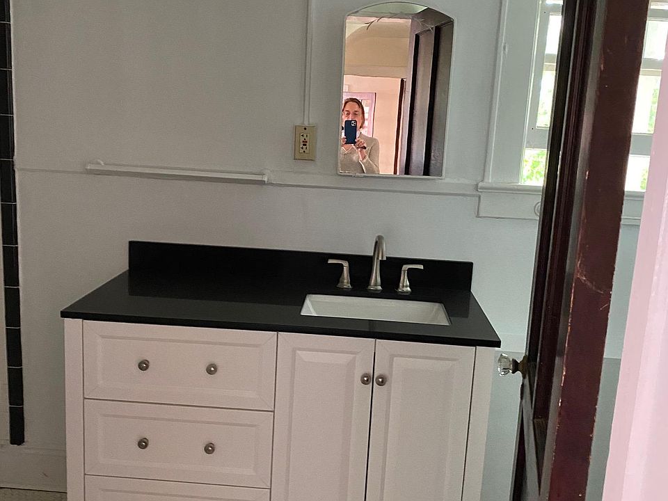 1st image of 9 Holland Ave