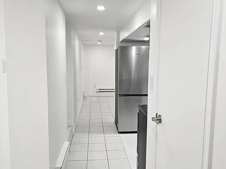 137B Chatham Ave — Photo 8