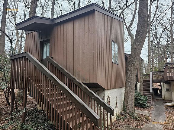 4th image of 3300 Elstree Dr