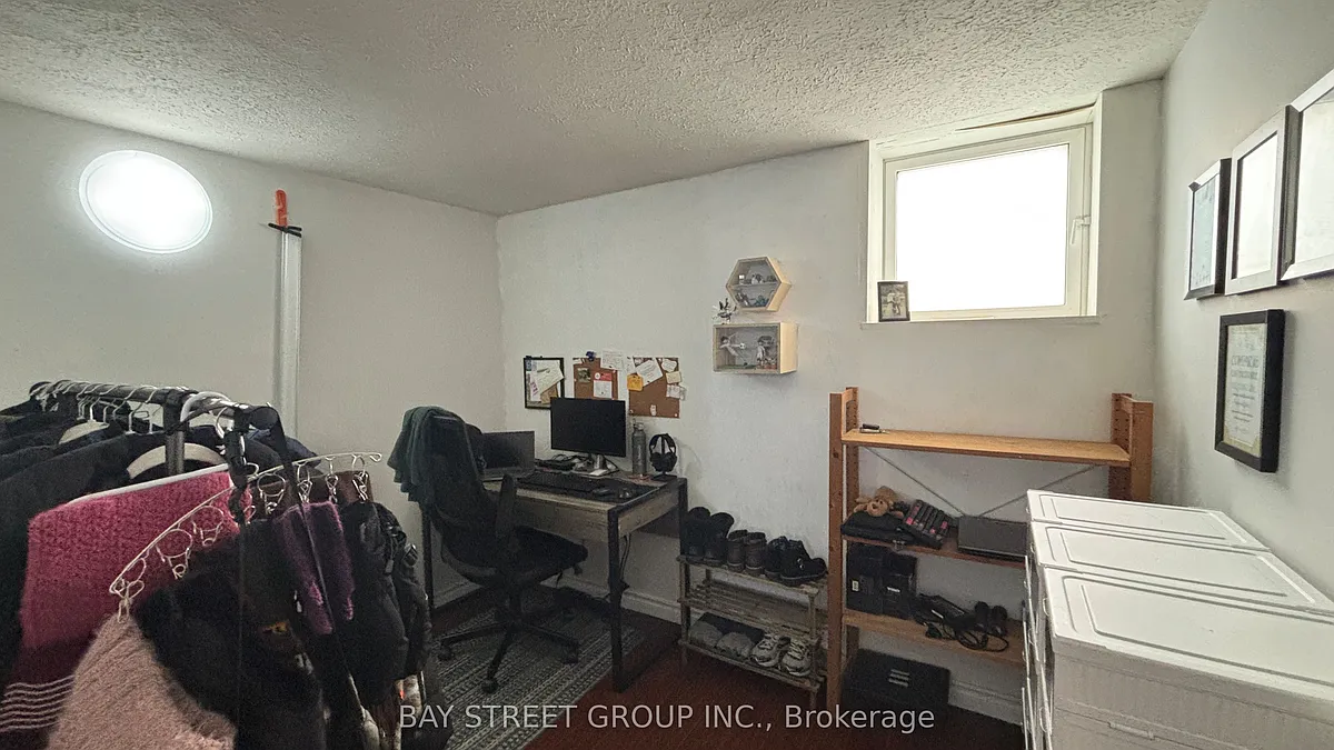 Building Photo - 1242 McBride Ave #1