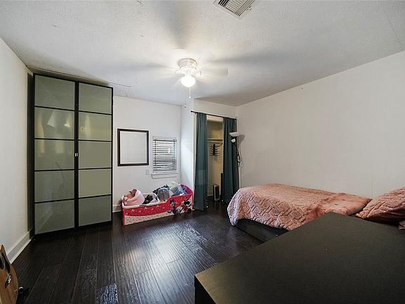 5th image of 10 Eastwood St #B