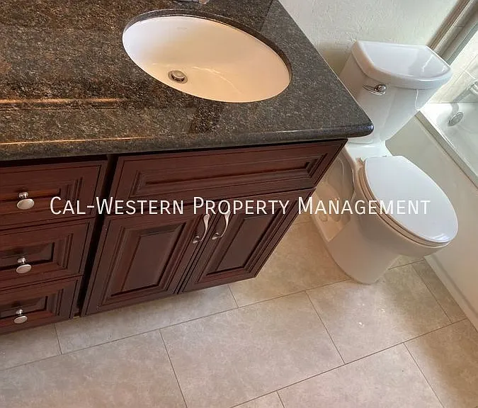 3210 Myles Ct #3 — Photo 11