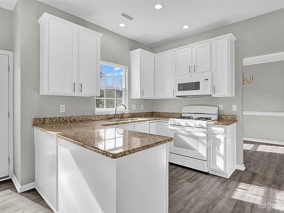 4th image of 163 Foxtail Dr