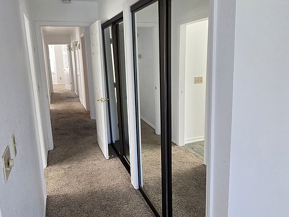 3rd image of 819 E Catalina Cir