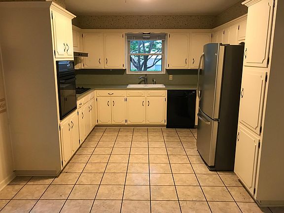 2nd image of 5621 Westlawn Dr