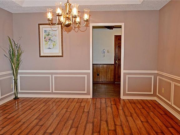 5th image of 804 Westgate Dr