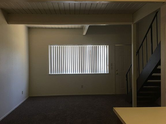 5th image of 6088 N Fresno St #600
