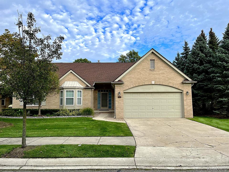 1st image of 43110 Cove Dr