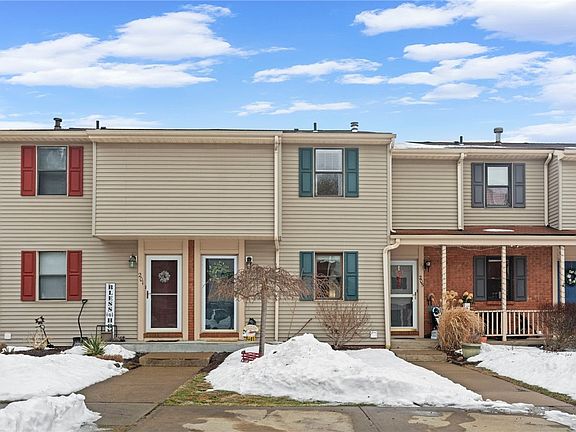 3rd image of 203 Woodhaven Dr