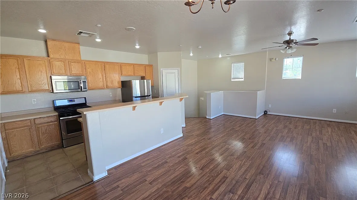 2 bed, 2.0 bath, 1220 sqft, $1,645 — Photo 4