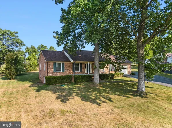 197 Sterrett Ln, Clear Brook, VA 22624