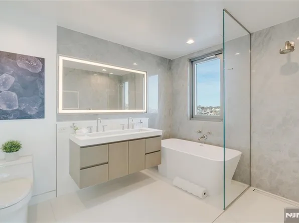 320 Adolphus Avenue image 14 of 43