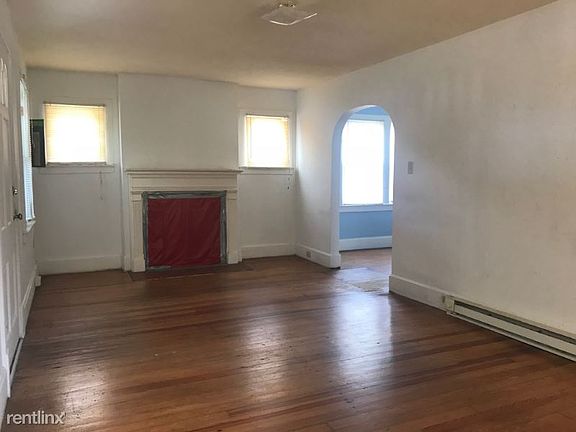 3rd image of 917 Dayton Ave