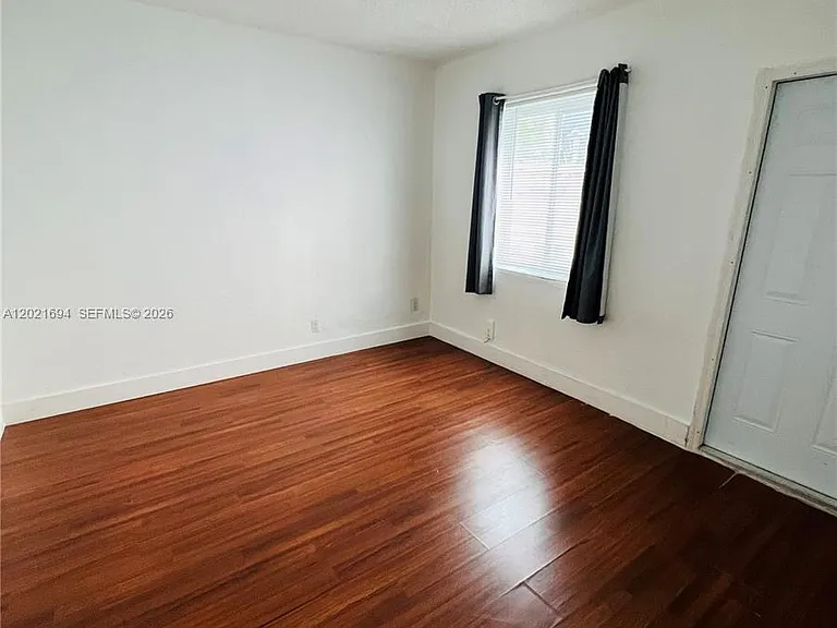 850 81st St #3 — Photo 9