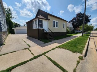 347 W 6th Ave, Oshkosh, WI 54902