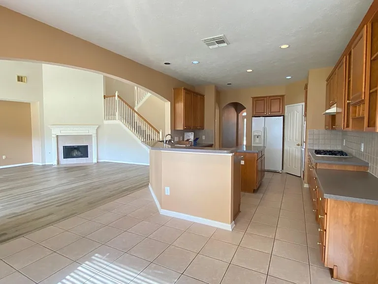 2503 Westerlake Dr — Photo 9