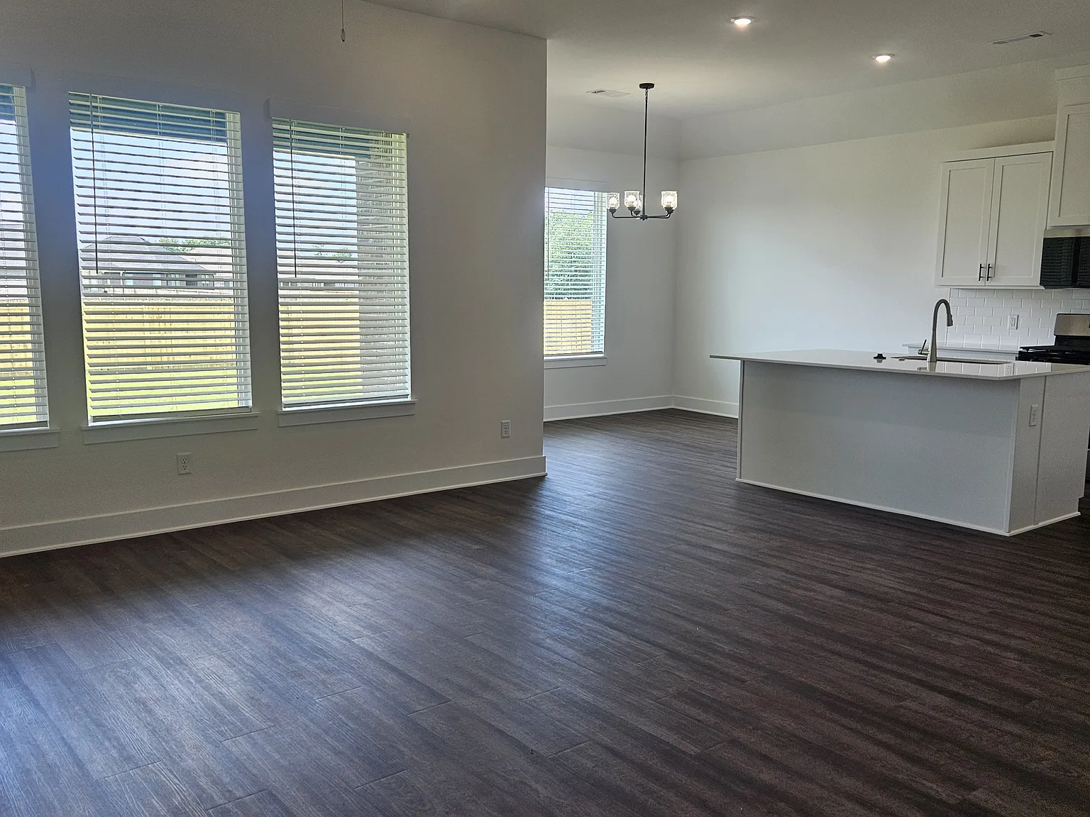 3 bed, 1641 sqft, $2,000 — Photo 4