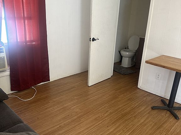 2nd image of 1428 7th Ave