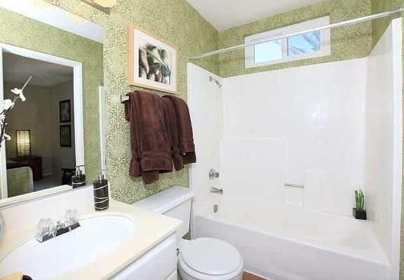 3rd image of 27374 Fahren Ct APT 202