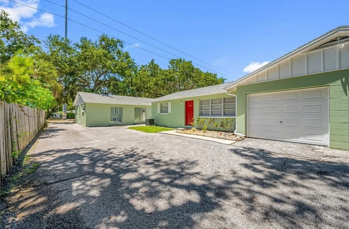2 bed, 950 sqft, $2,000 — Photo 3