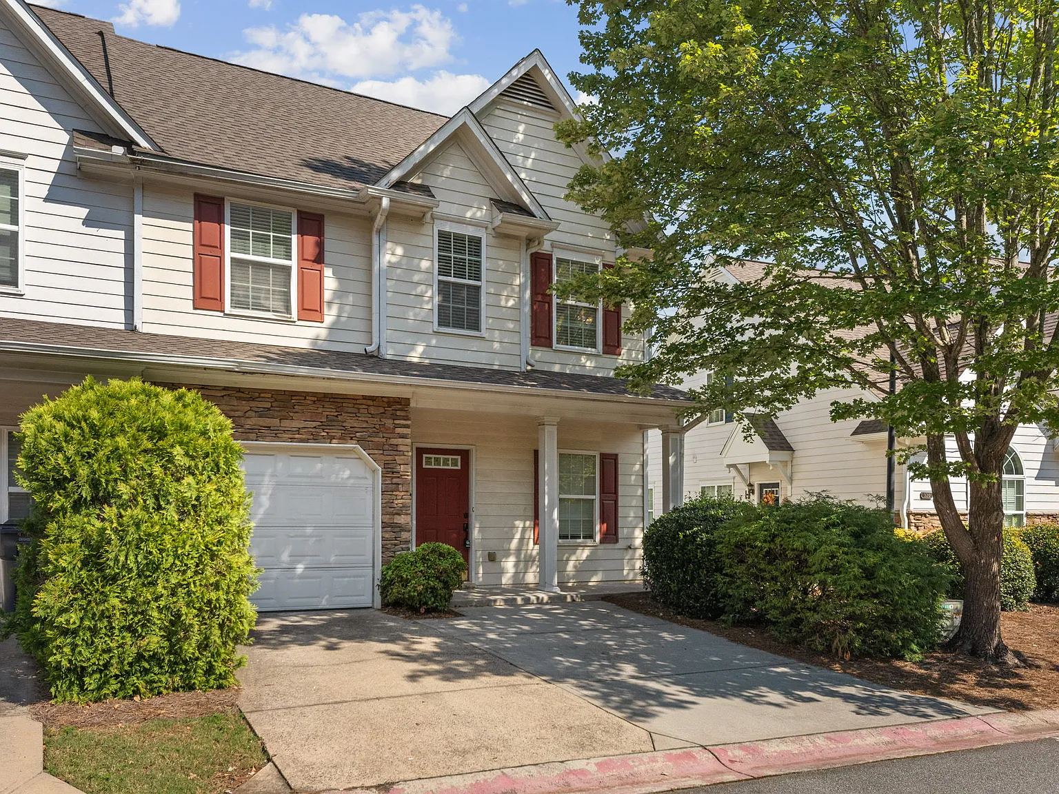 3 bed, 2.5 bath, 1725 sqft, $2,600 — Photo 1