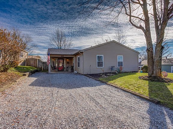 4th image of 443 Lakeview Dr