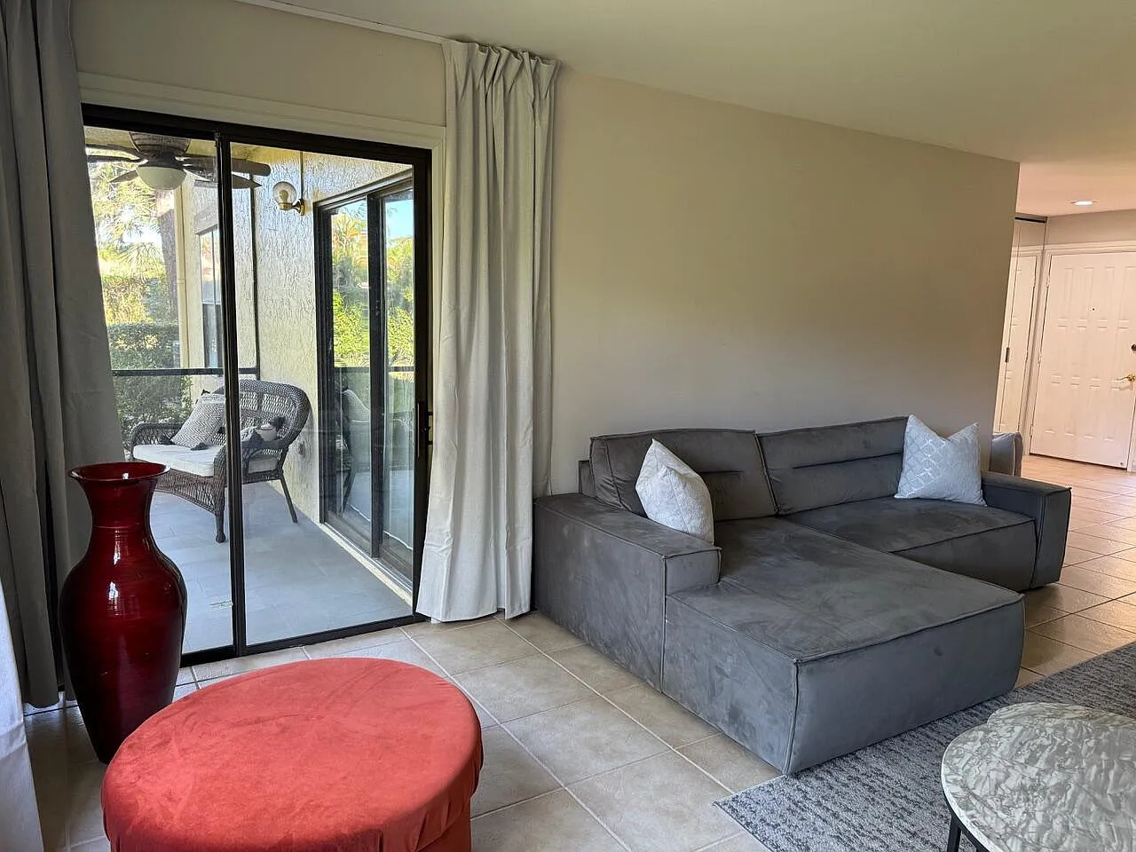 2 bed, 2.0 bath, 1180 sqft, $4,800 — Photo 3
