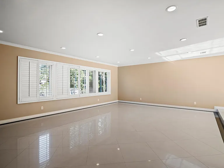 1210 Swarthmore Dr — Photo 8
