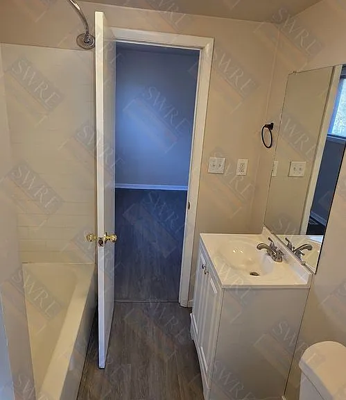 816 Walnut St — Photo 8