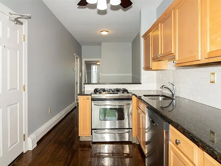 247 Ogden Ave #2L — Photo 7