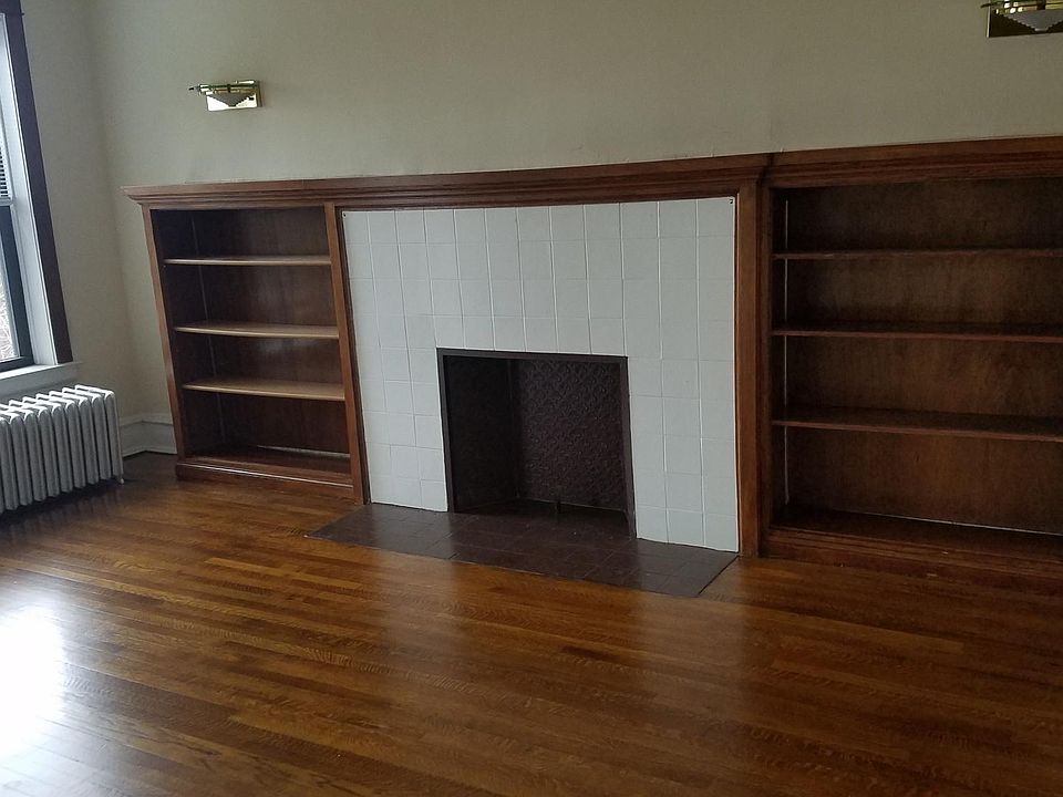 1st image of 744 Hinman Ave APT 3