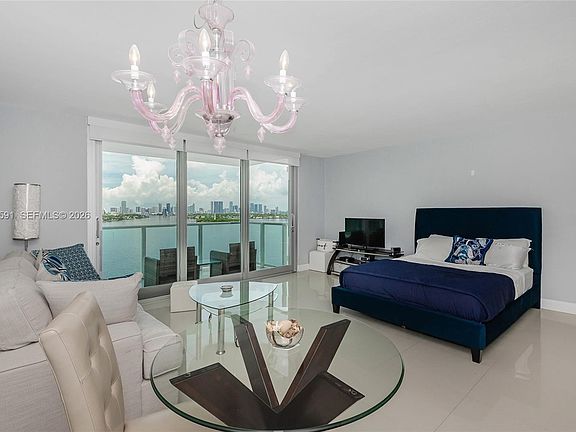 4th image of 1000 West Ave APT 1220