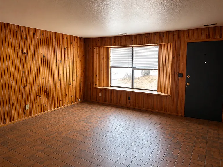 645 W Adams St — Photo 6