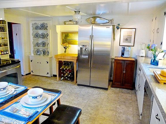 Kitchen - eat in- fully equipped