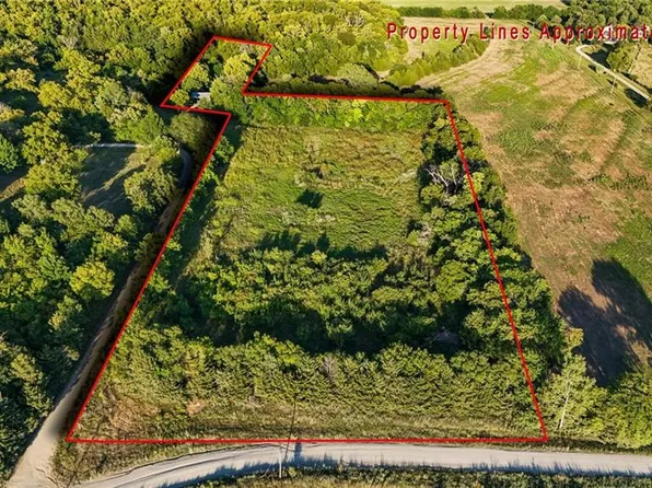 E 1600th Rd, Lawrence, KS 66044