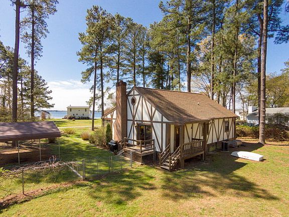 4th image of 256 Berryville Shores Dr