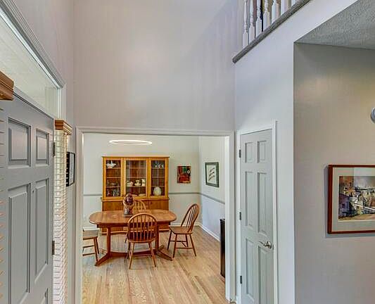 3rd image of 16199 Capitol Ave