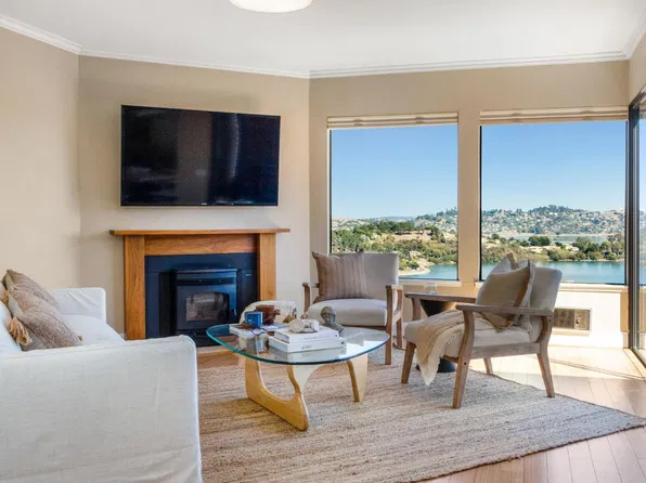 210 Headlands Court, Sausalito, CA 94965