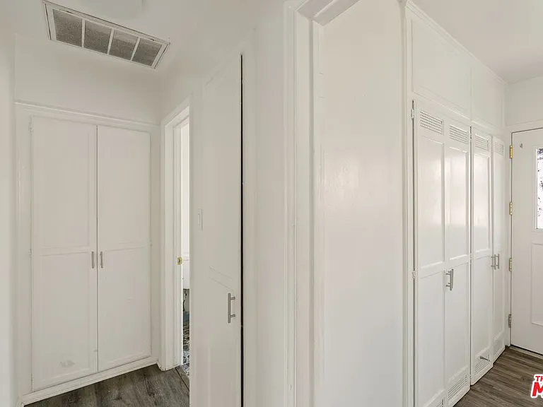 8610 S 6th Ave — Photo 11