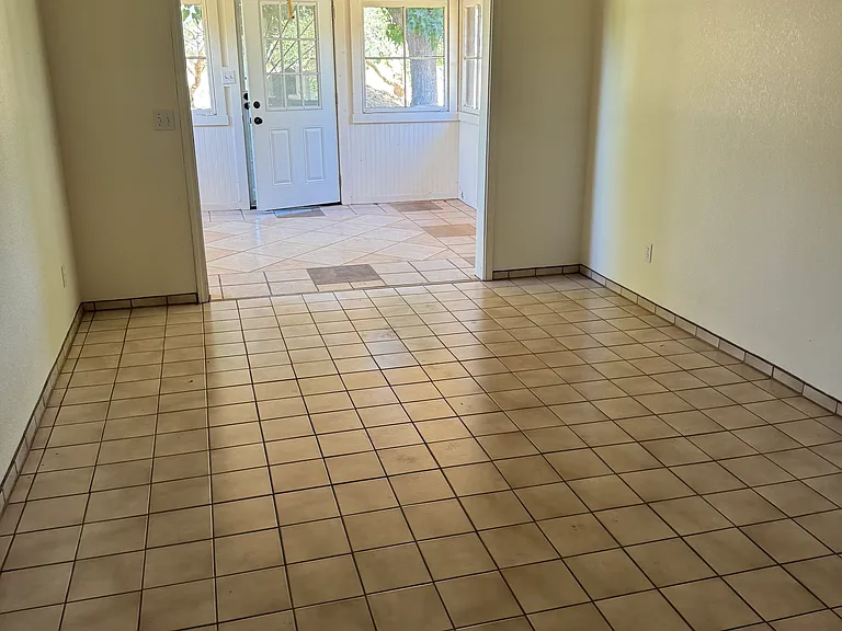 5335 Monterey Rd — Photo 10