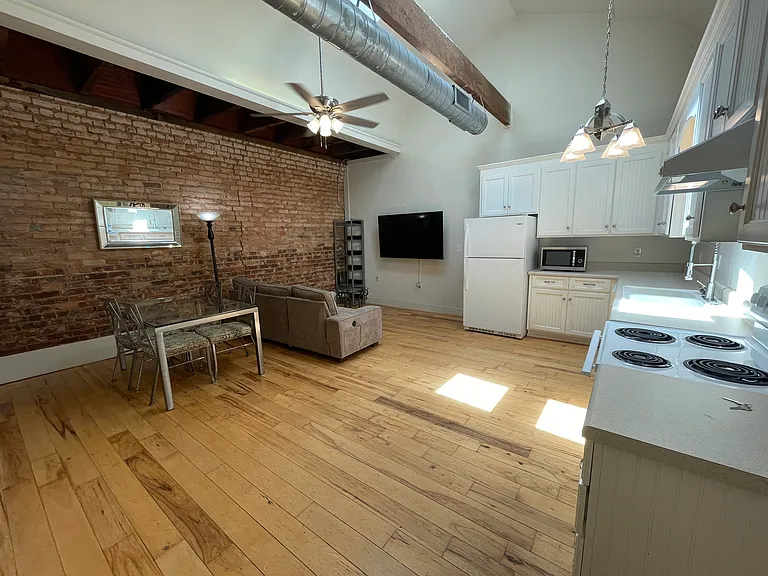 103 Court Sq #3 — Photo 14
