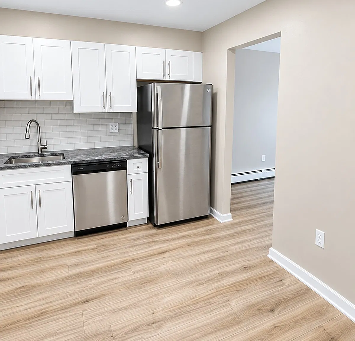 2 bed, 850 sqft, $2,400 — Photo 1
