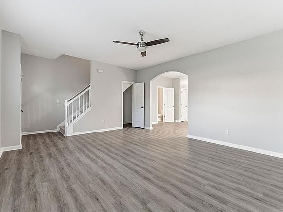 3rd image of 8662 Thomas Rd